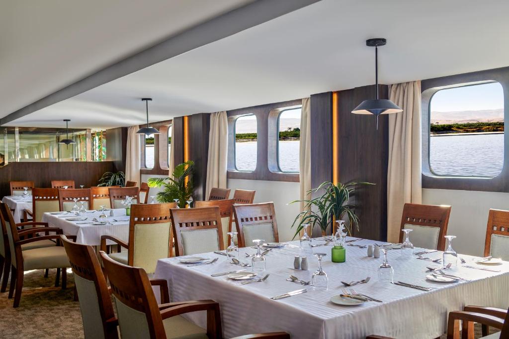 Reserva oferta de viaje o vacaciones en Hotel MS MOVENPICK ROYAL LILLY Reserva oferta de viaje o vacaciones en Hotel MS MOVENPICK ROYAL LILLY